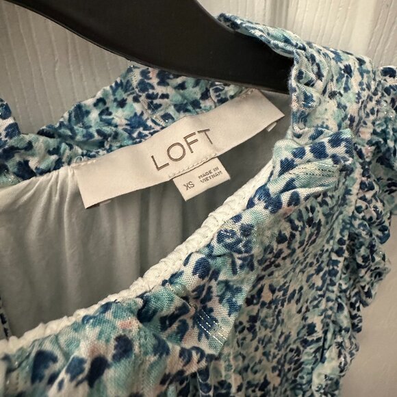 LOFT Shimmer Floral Ruffle Shell - Picture 4 of 6